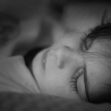 Nachtelijk ouderschap: over doorslapen en behoeften van je kindje in de nacht